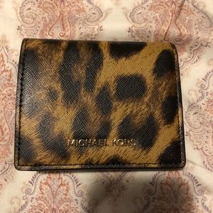 Michael kors cheetah wallet